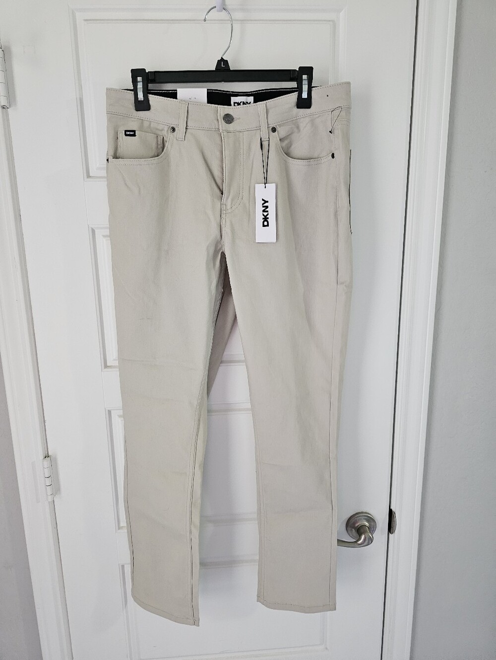 NWT DKNY Men’s Light Beige Slim Straight Jeans